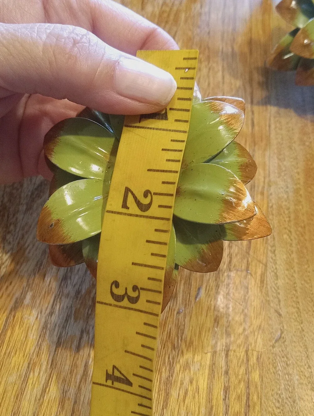 Pier One Metal Flower Napkin Rings (8) Autumn Floral Enamelware Tableware Green